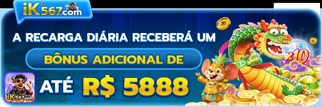 Jogador feliz recebendo bônus do programa VIP do cassino